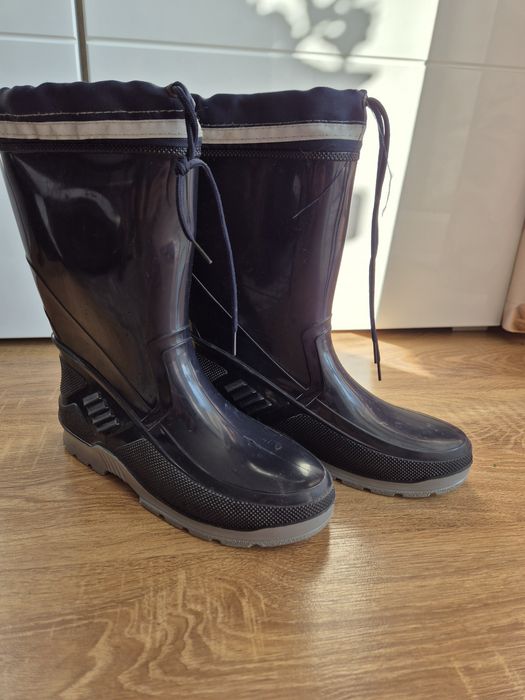 Granatowe kalosze Cortina z wiązaniem, r. 38