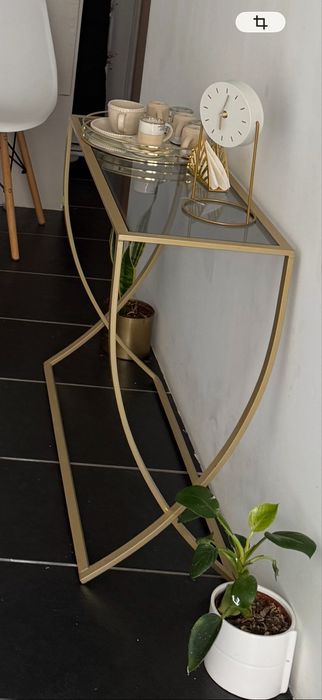 consola dourada
