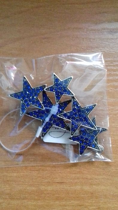 Nowa broszka CYRKONIE