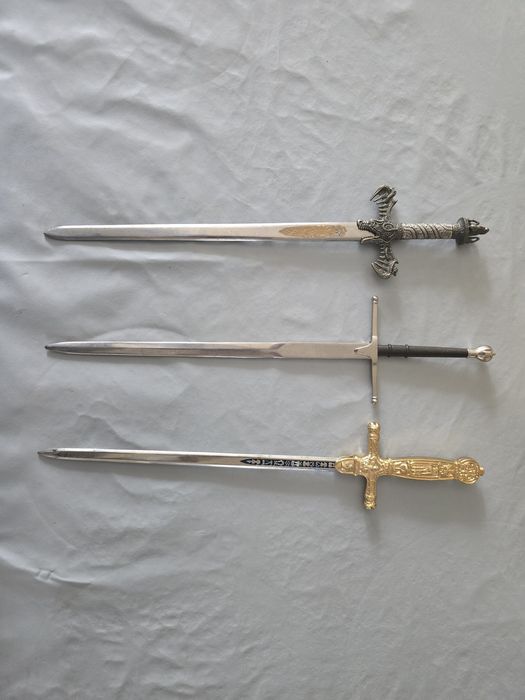 Conjunto de 3 espadas