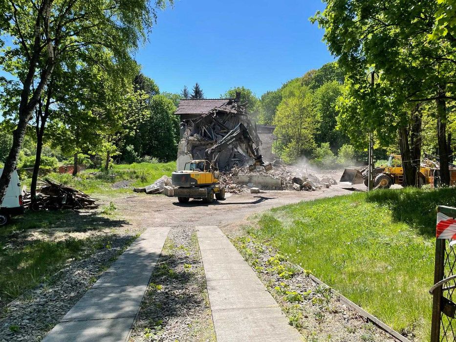 Wyburzenia ,wykopy, niwelacje, transport materiałów sypkich