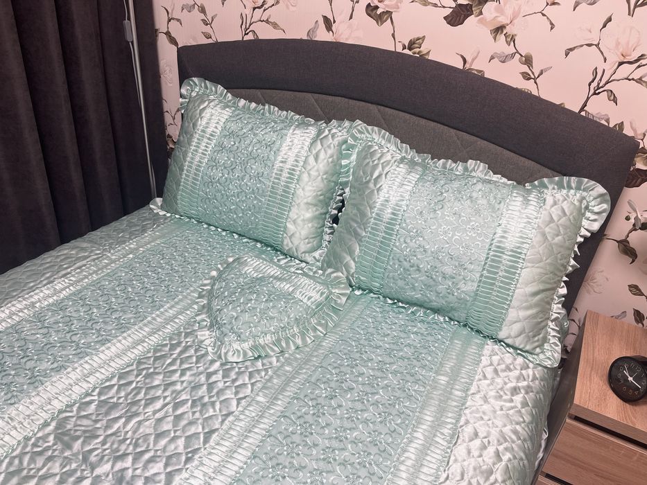 Красивое покрывало на кровать