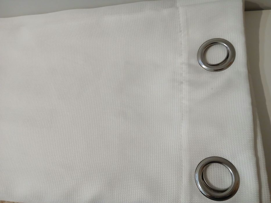 Cortinados verde água e branco