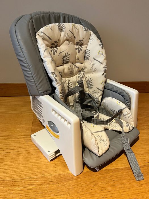 Cadeira JOIE de alimentação