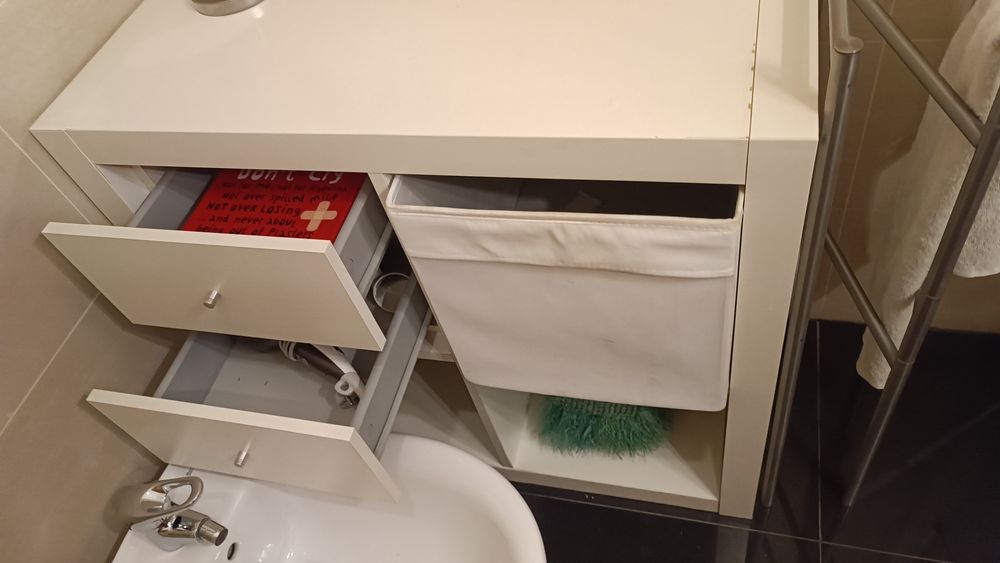 Estante quadrada branca