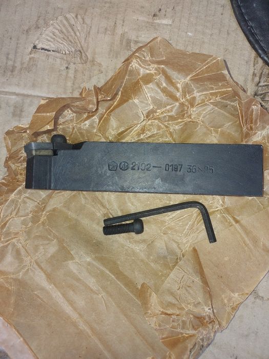 Різці токарні механічні