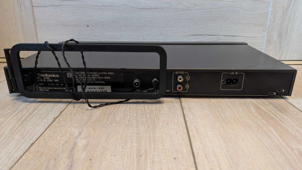 Tuner Technics ST-610 L ! IDEALNY STAN ! NIE Przestrojony ! Polecam ! Oryginalny STAN !