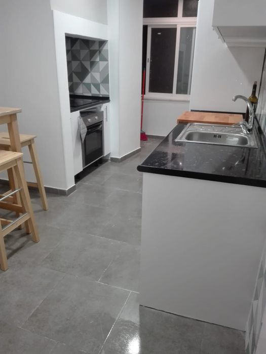 Quarto - Pr Chile - só estudantes - entrada imediata