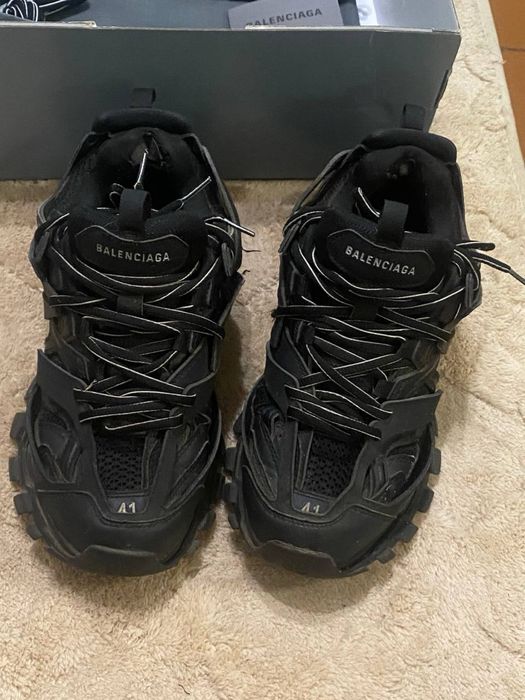 Balenciaga track 1