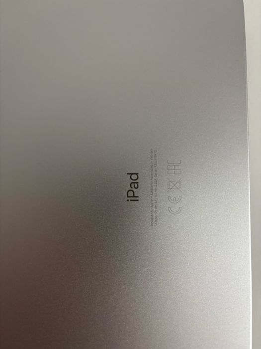 iPad (10ª geração) 256GB + capa Folio