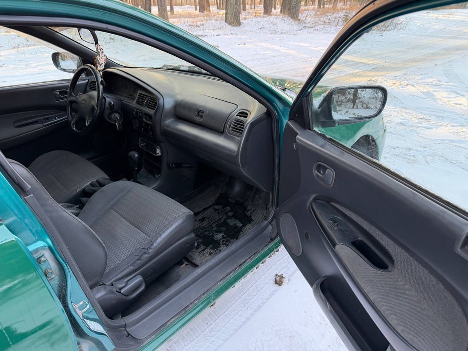 Продам Mazda 323, Автомат