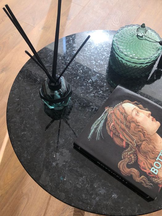 Mesa de Apoio Com Tampo Granito