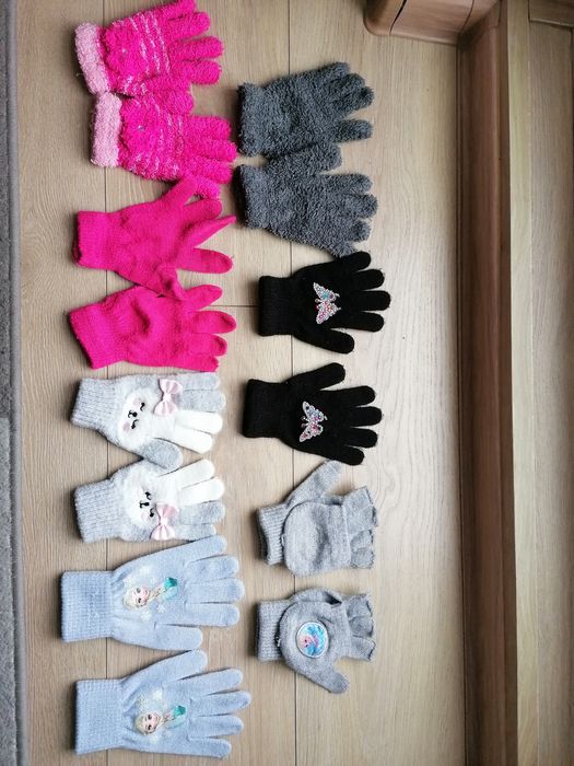 Zestaw rękawiczek dla dziewczynki 6=8 lat