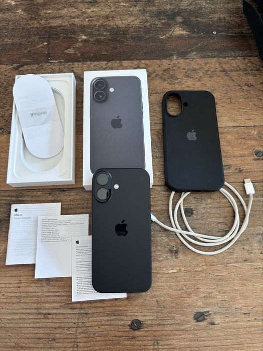 IPhone 16 preto como novo