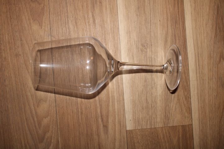 Copos diversos e canecas