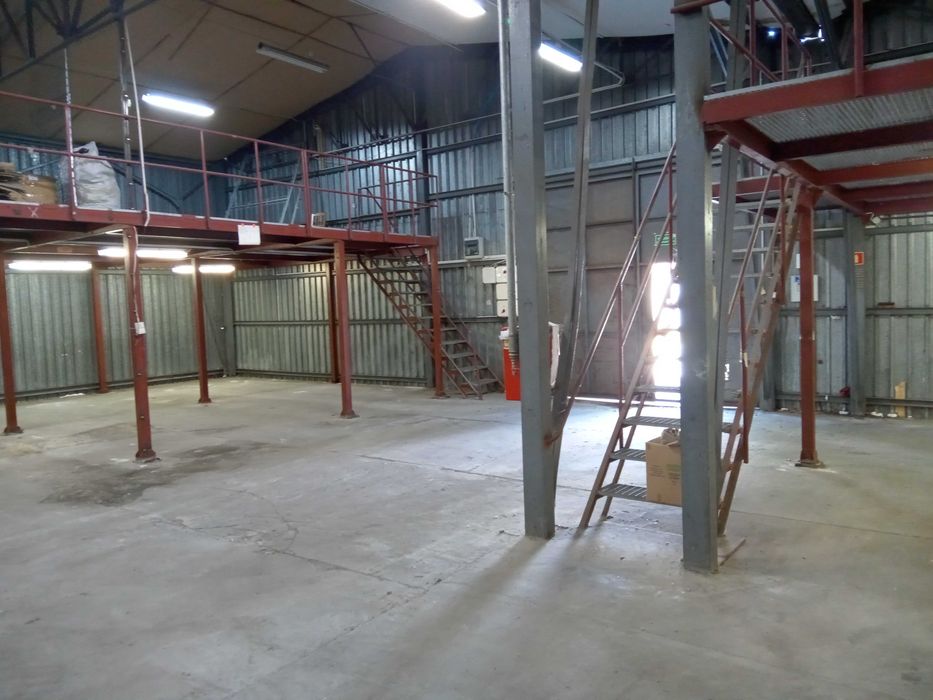 Wiata z antresolą - 620 m2