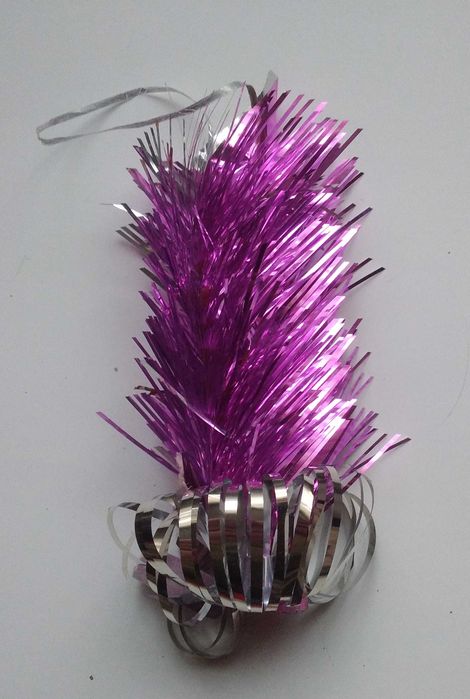 Прикраса , що імітує ялинку з мішури 9 см рожева