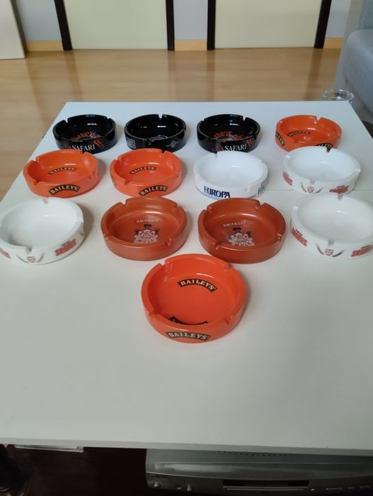Vendo vários cinzeiros para colecionadores