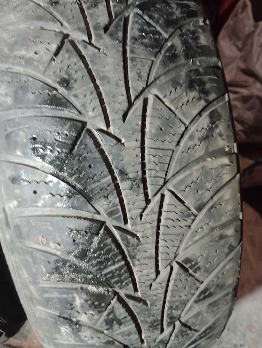 Резина 215/65/16