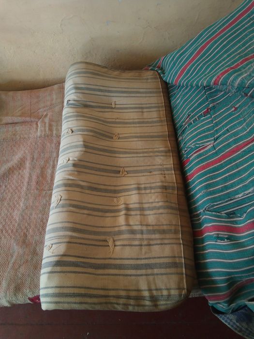 Продам 2 матрасы б/у.