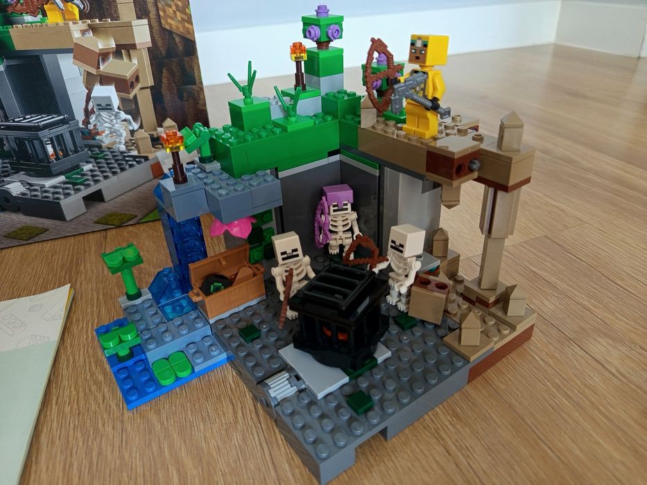 Klocki LEGO Minecraft Loch szkieletów 21189