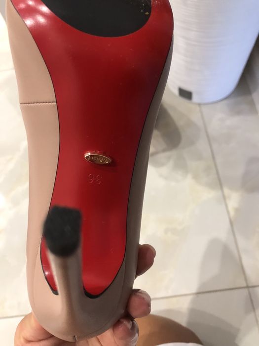 Шкіряні туфлі Vitto Rossi.