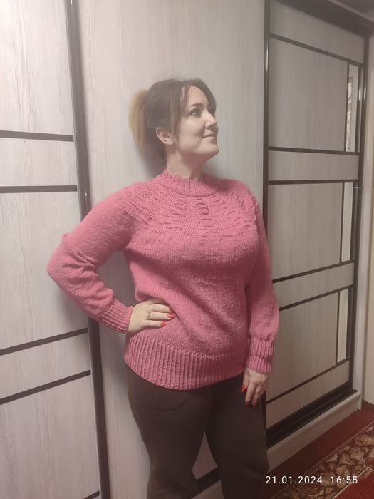 Светрик в'язаний