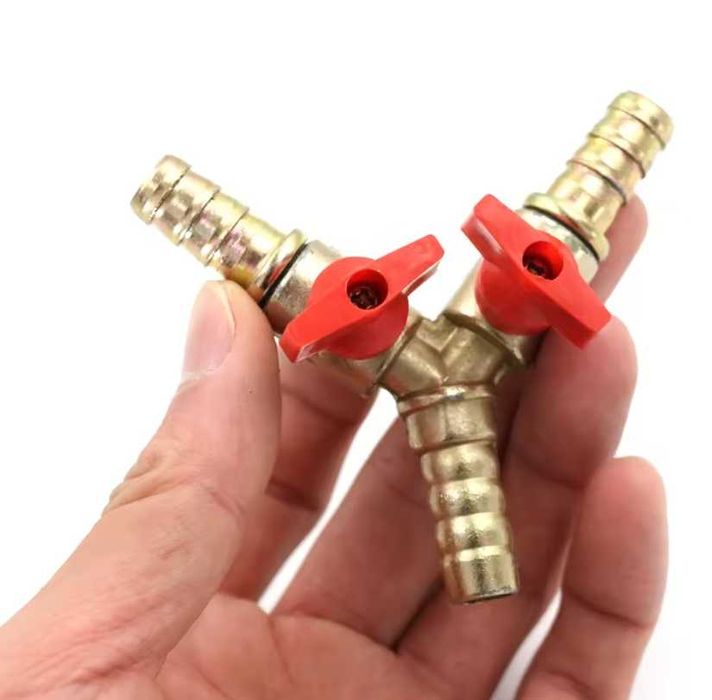 Кран-тройник латунный новый для трубки 10 мм с переключателем