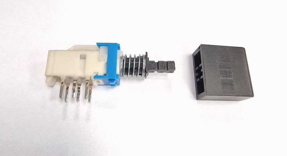 Roland E-15 E-35 oryginalny włącznik zasilania