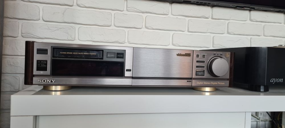 Magnetowid Sony EV S1000E, Video Hi8