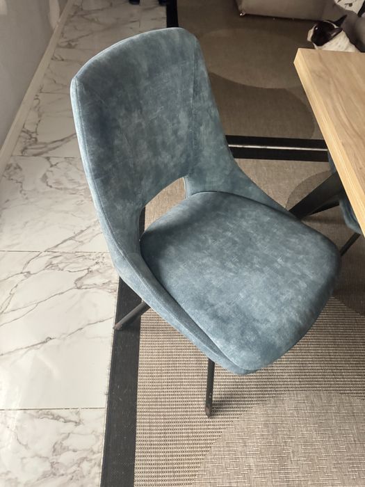 Mesa Jantar, 4 cadeiras , candeeiro suspenso