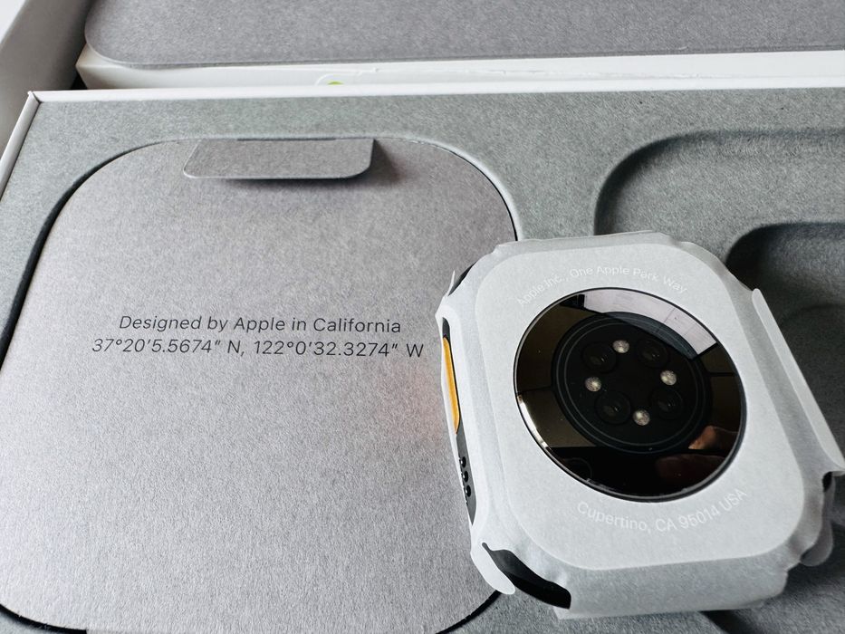 Apple Watch Ultra 2 Loop Titanium