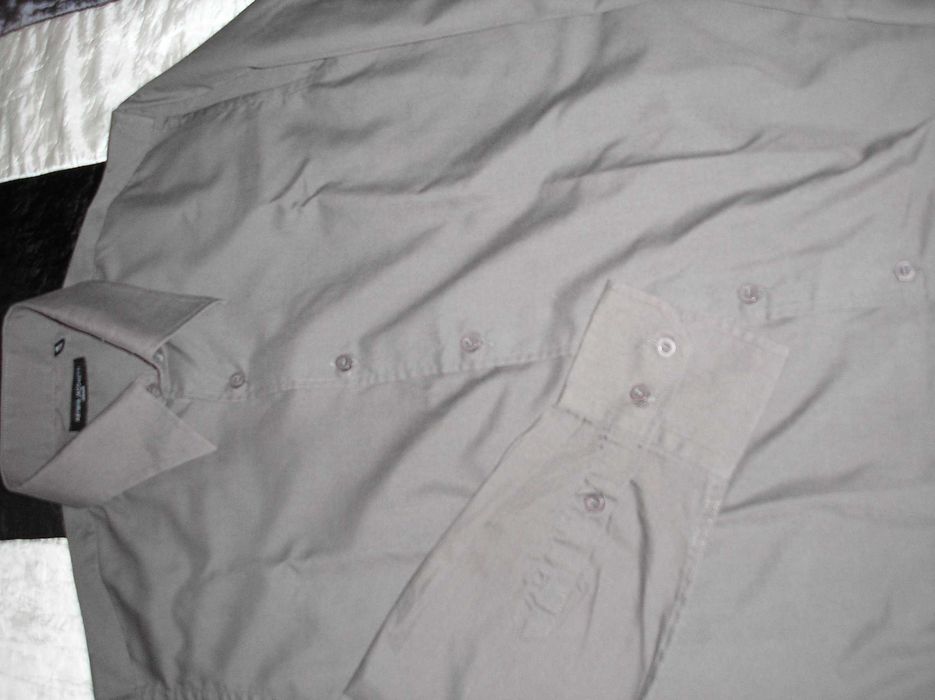 Camisa Clássica moderna de Homem , nova.