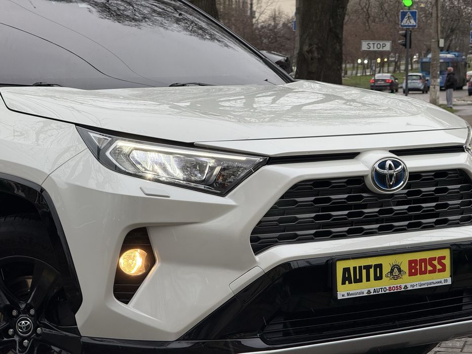 Toyota Rav4 2018 год, 2.5 гибрид!!!