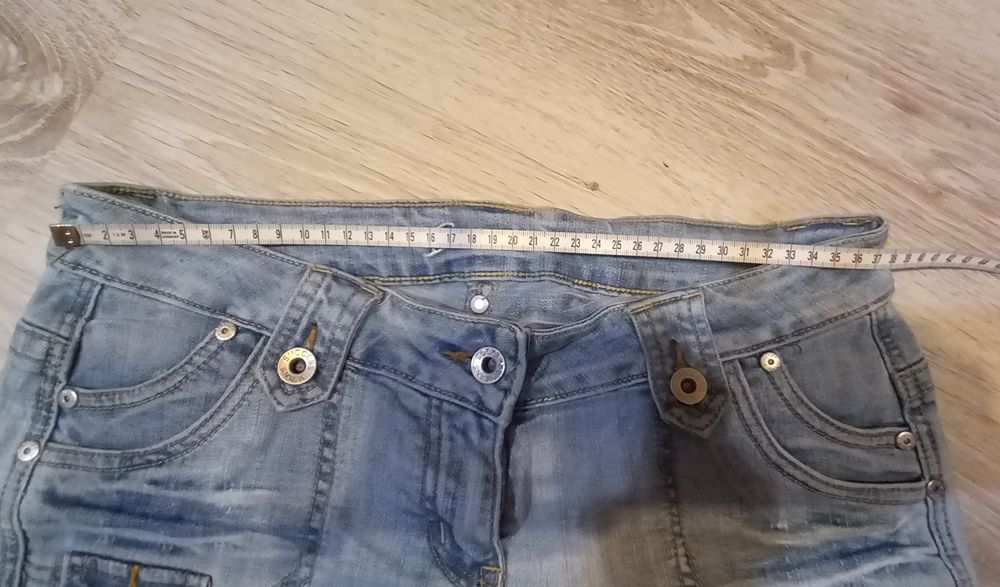 Spodenki dżinsowe rozm. 36
