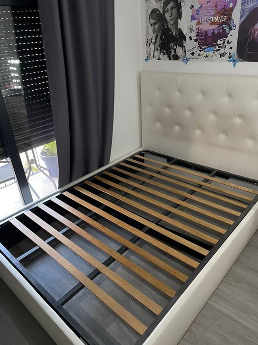 Vendo cama com estrado sem colchão
