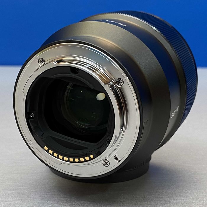 Sony FE 85mm f/1.8