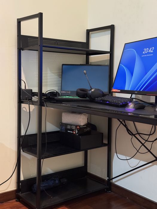 Mesa para estudo/computador