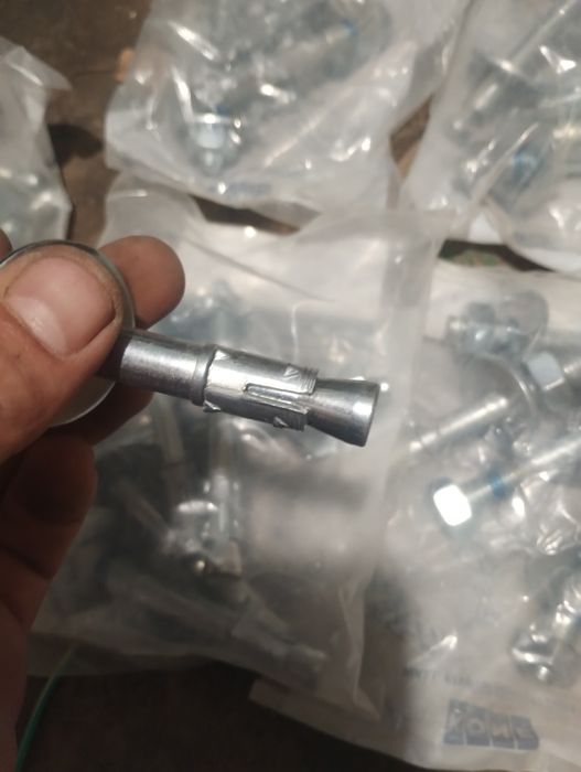 Продам анкера клинові Hilti 12*100