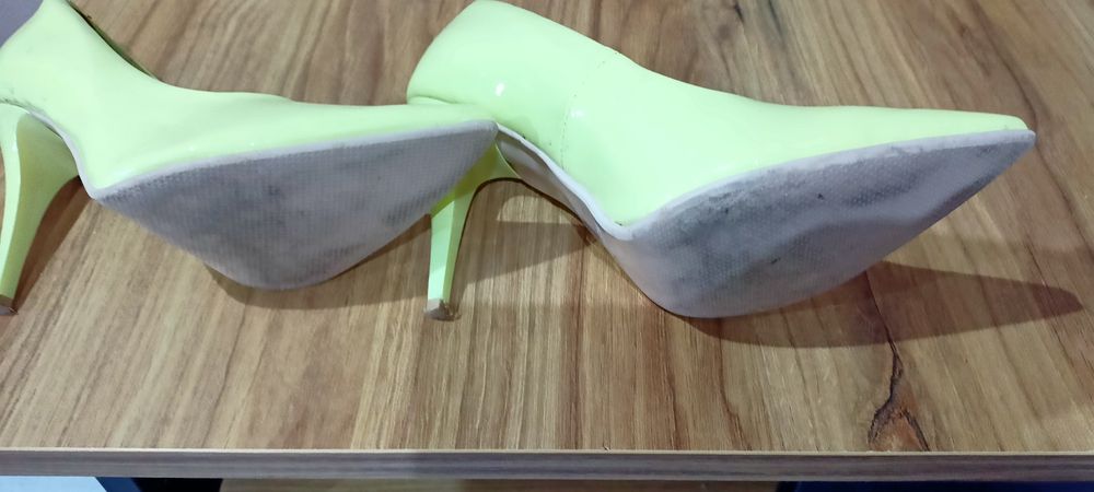 Szpilki rozm 37 seledynowe