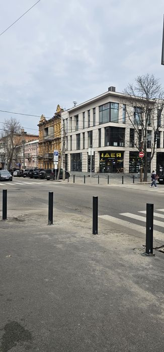 Продам 2х комнатную квартиру центр Короленко