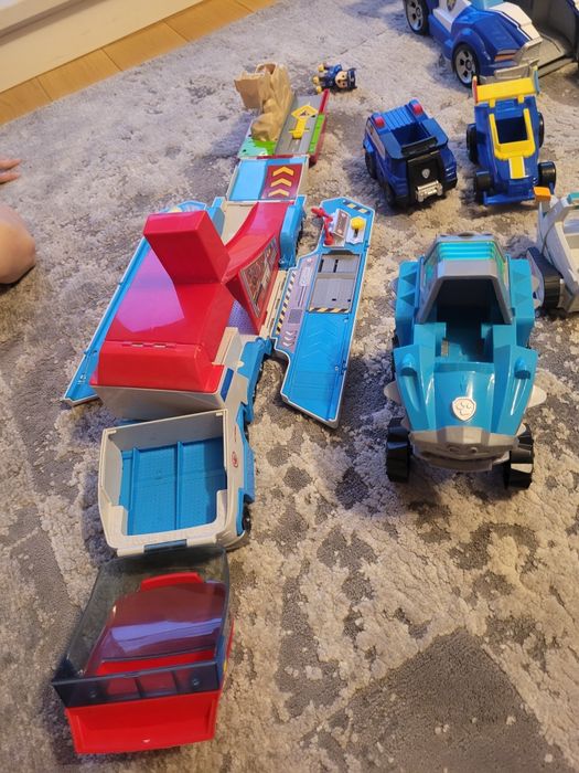 Patrolowiec i zestaw samochodow psi patrol