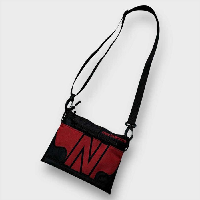 Сумка, барсетка, бананка New Balance Legacy Shoulder Bag