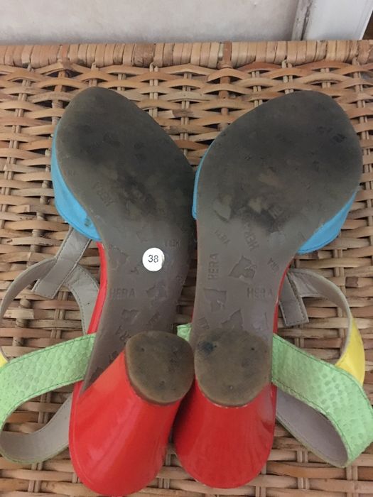 Sandálias da Hera e da Zara- Os 2 pares 8€.