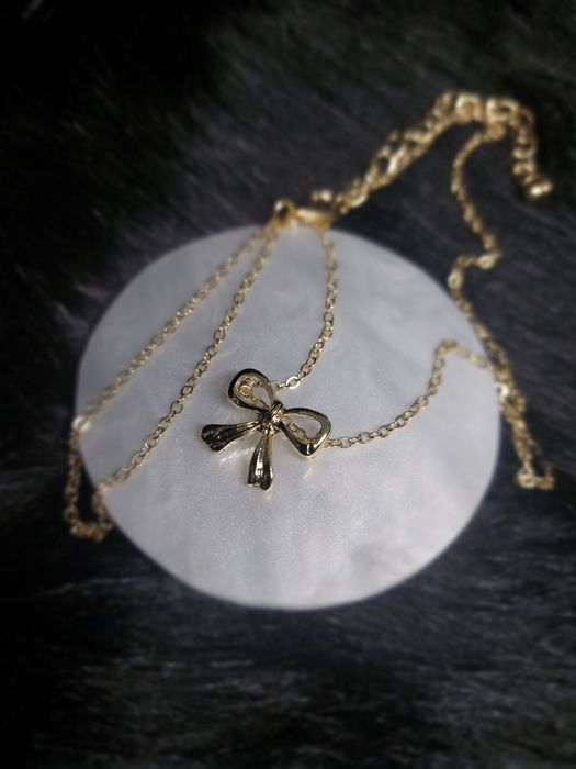 naszyjnik z kokardką