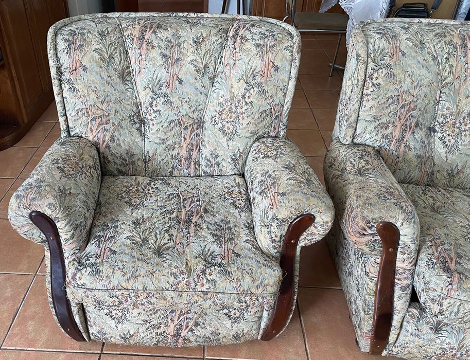 Sofá cama de 3 lugares + 2 cadeirões