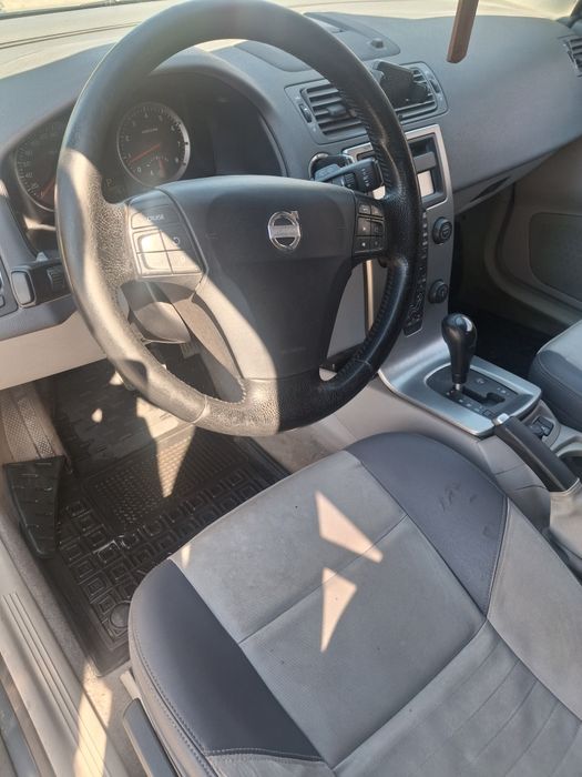автомобіль volvo v 50