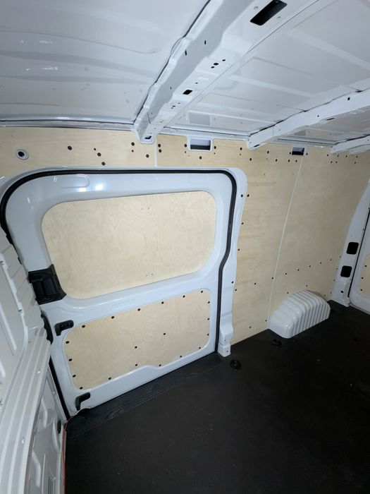 Podłoga Maxus Deliver 9 sklejka 12 mm boczki zabudowa paka ładunkowa