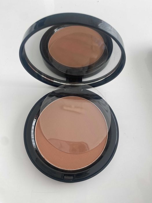 Nowy oryginalny Bobbi Brown Bronzing Powder puder brązujący 01 Natural