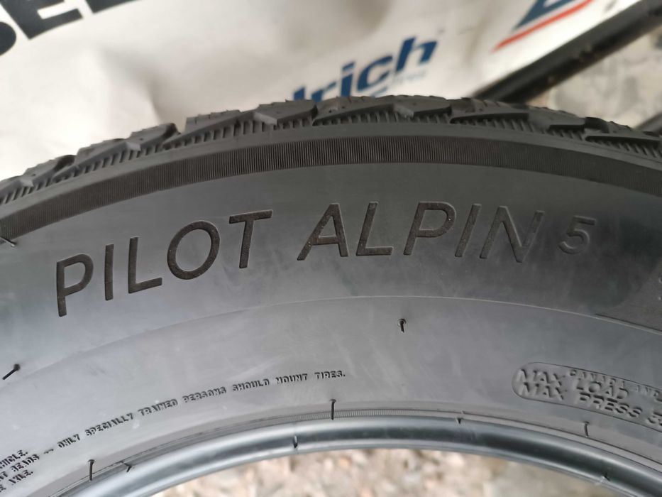 Зимові шини 215/65 R17 Michelin pilot alpin 5	2020рік